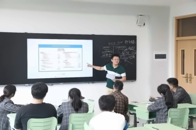 湖州帕丁顿双语学校国际部首届教师授课大赛.jpg