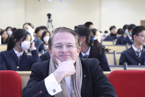 外方校长：Mr.Nash