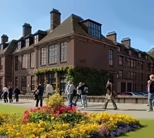 赫尔大学