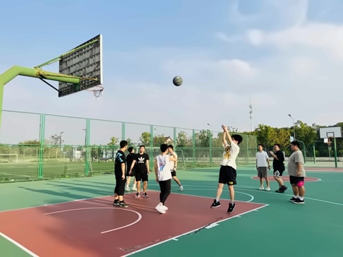 中加楓華國際學校籃球社